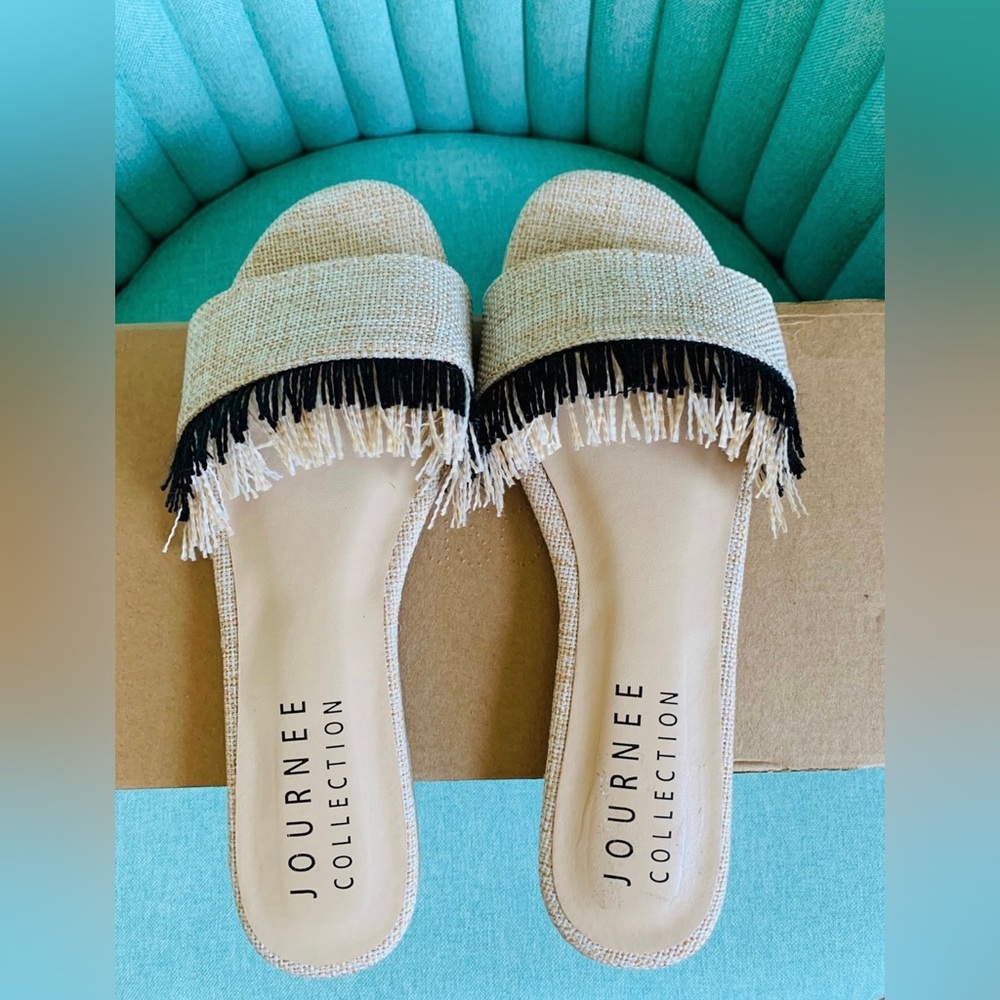 Journee Collection Koreene Slide NWT
